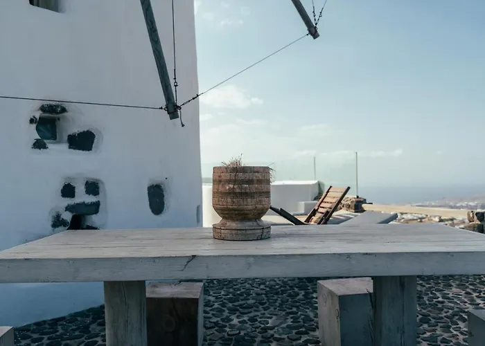 Anemoscope Windmill Vila Pýrgos