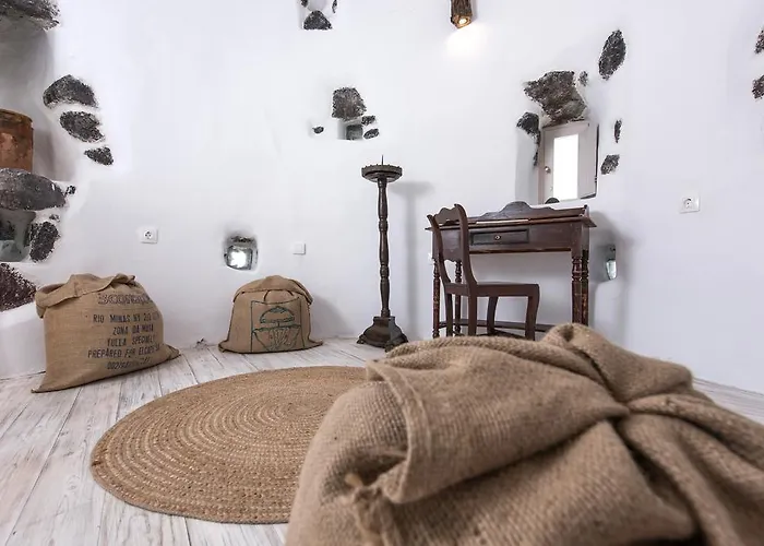 Vila Anemoscope Windmill Pýrgos