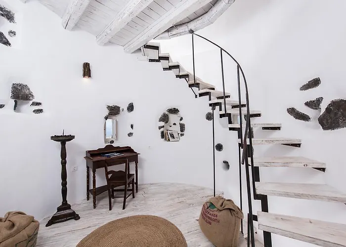 Vila Anemoscope Windmill Pýrgos